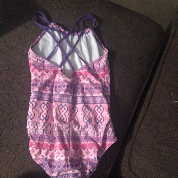 Capri leggings and swim suit - Picture 3 of 3